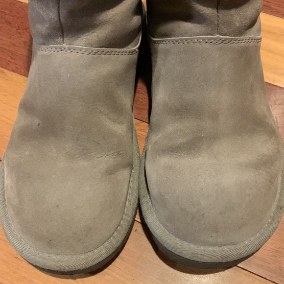 Ugg Grey Suede boot designer - Picture 9 of 10